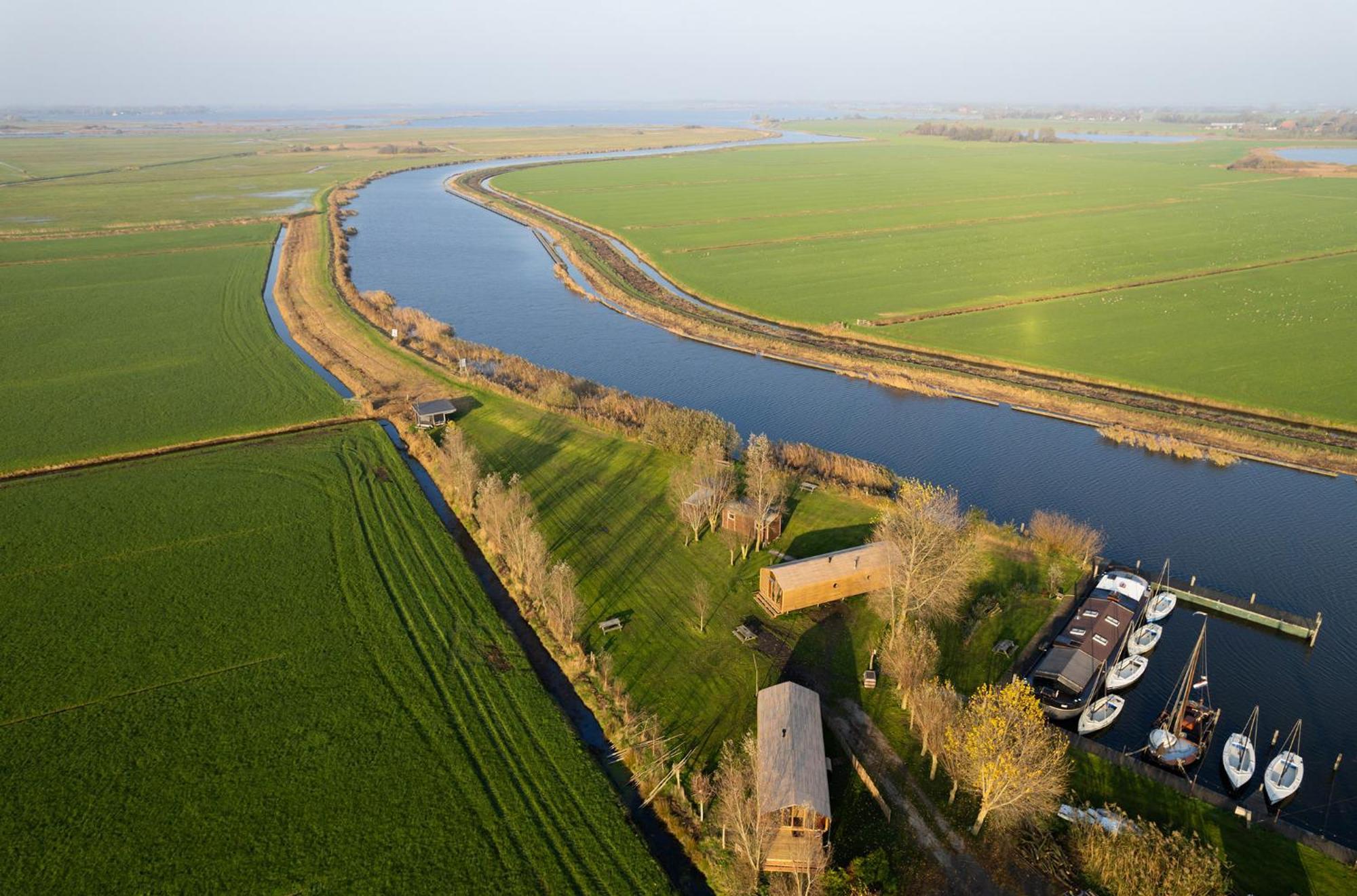 Boornzwaag over de WielenRufus Aan Het Water住宿加早餐旅馆 外观 照片